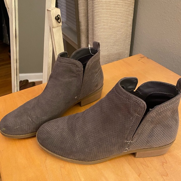 Target short booties size 7/12 - Picture 2 of 2